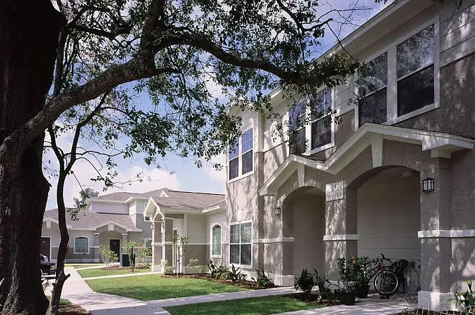Oak Arbor Townhomes — Photo 3