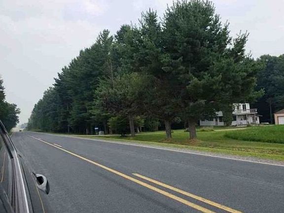 Exterior Neighborhood (street photo)