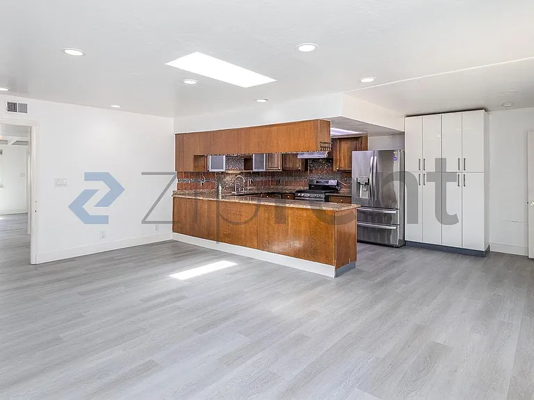 2330 Olive Ave — Photo 10