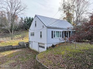 1260 Robinhood Rd, Greeneville, TN 37745