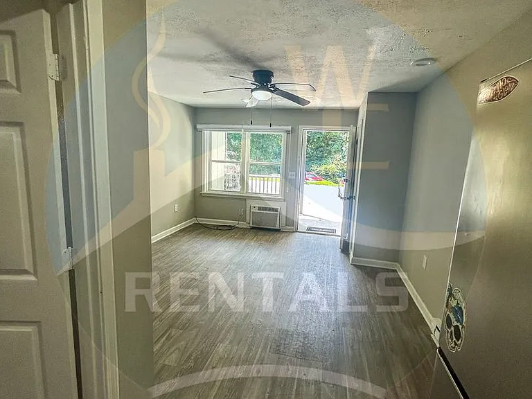 569 Country Club Dr — Photo 15