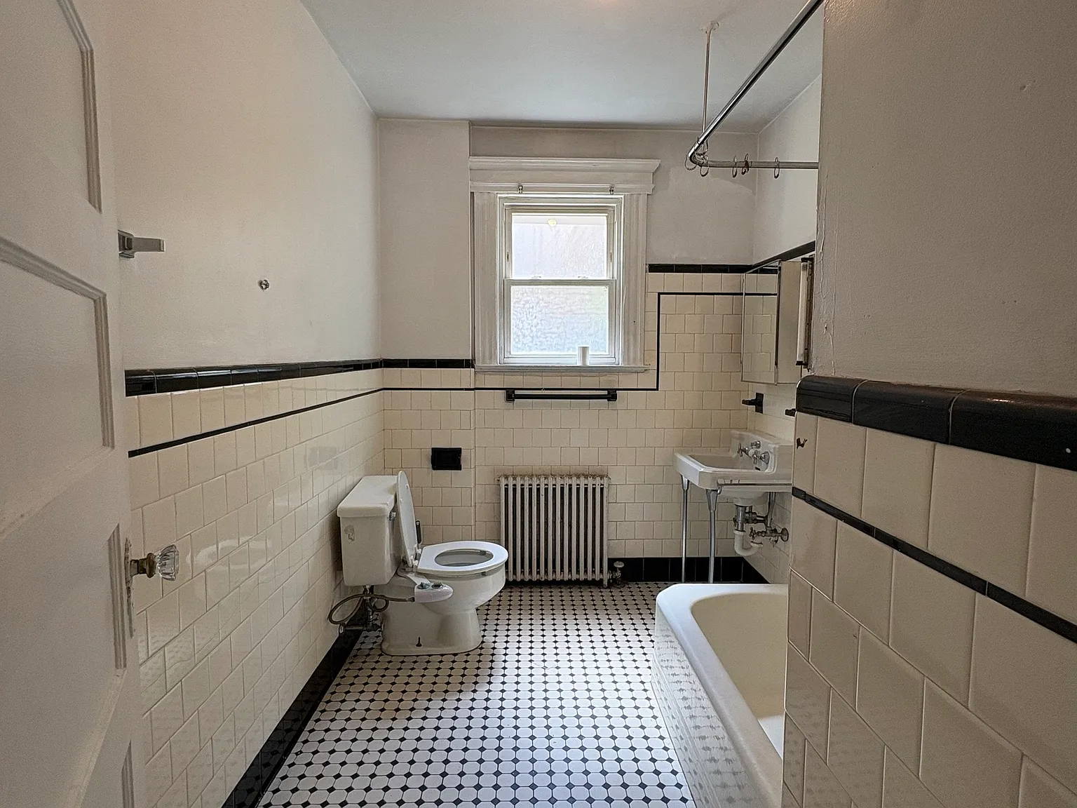 Studio, 1.0 bath, 4701 sqft, $1,290 — Photo 4