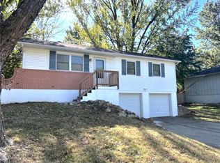 220 SE Kings Cross Rd, Blue Springs, MO 64014