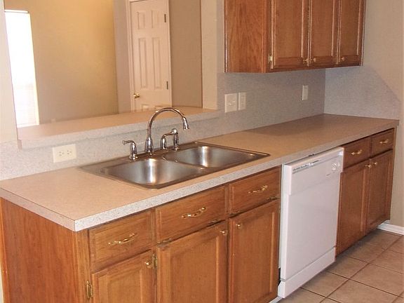 5th image of 13821 Pawnee Dr