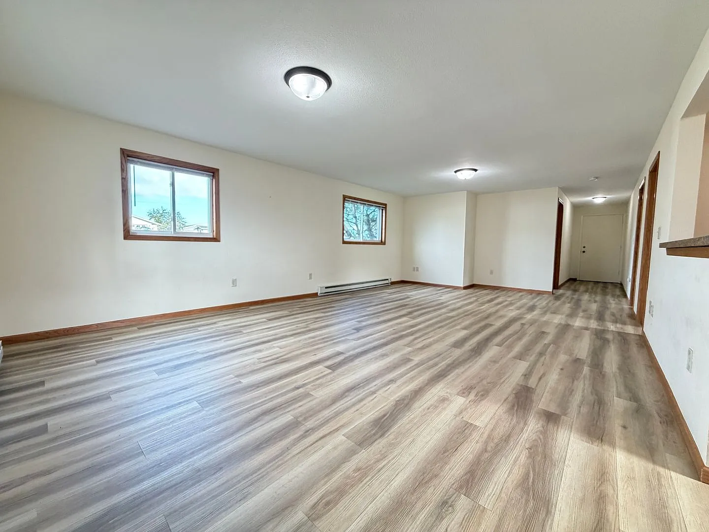 2406 Hill Ave — Photo 2