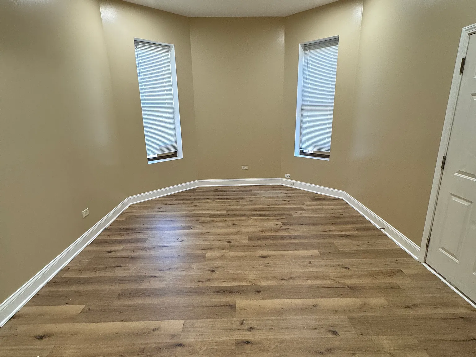 2 bed, 900 sqft, $1,550 — Photo 4