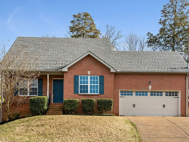 3602 Sussex Ct — Photo 1