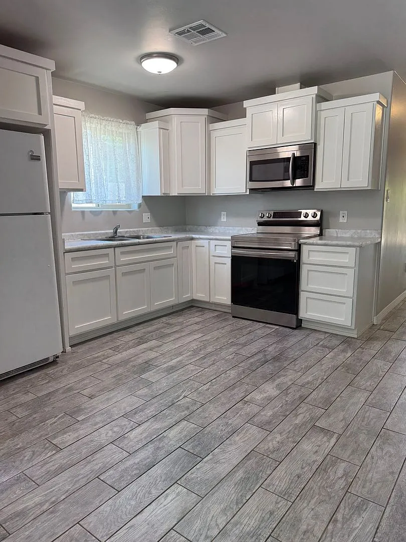 172 N 5th Ave — Photo 3