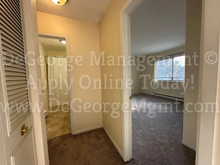 Parkway Apartments — Photo 12