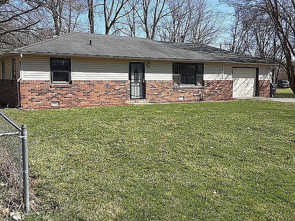 2nd image of 1916 Rosewood Dr