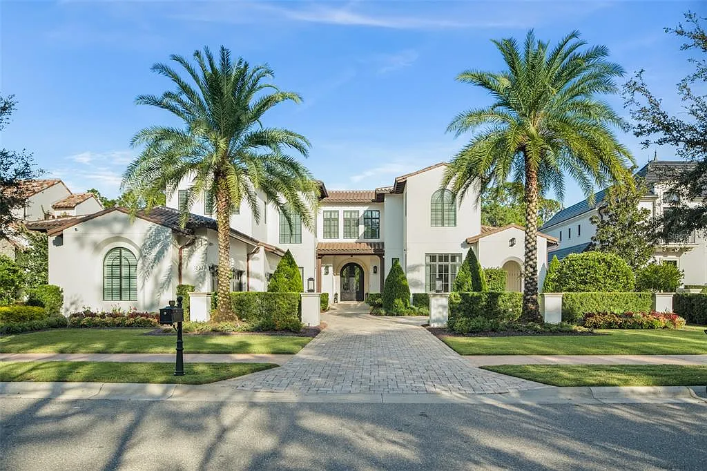 5 bed, 5.5 bath, 6704 sqft, $45,000 — Photo 4