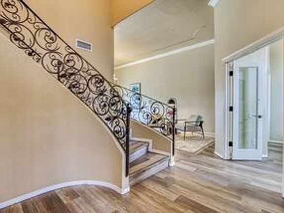 4th image of 1612 Villa Del Sol