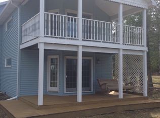 1075 Lakeshore Dr, Columbiaville, MI 48421