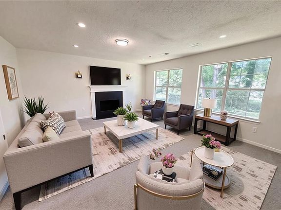 2nd image of 6423 Phillips Ct