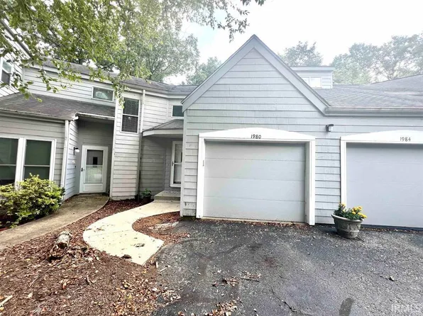 1980 S Bay Pointe Dr #16, Bloomington, IN 47401