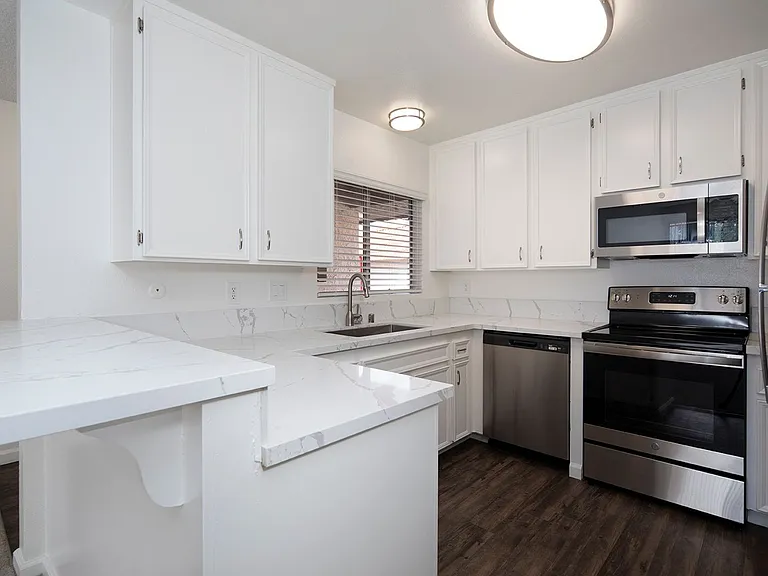 Fountain Estates Apartments — Photo 4