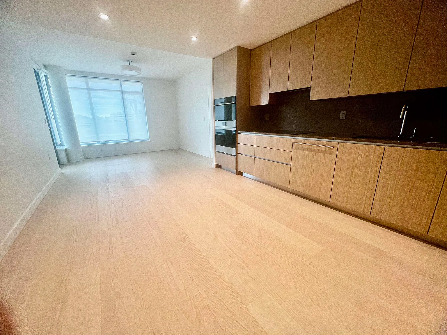 2 bed, 1140 sqft, $4,850 — Photo 3