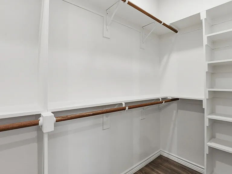 5718 Barkridge Dr — Photo 15