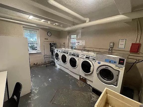 5th image of 4216 80th St #3E