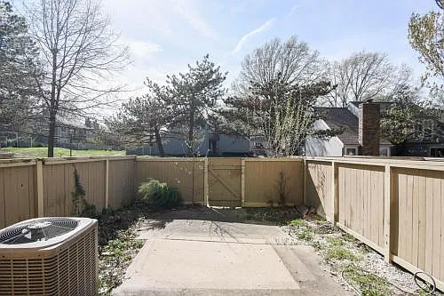 7919 Colony Ln — Photo 9