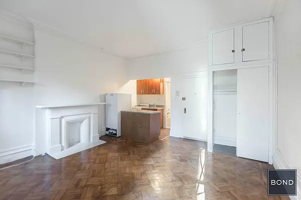 Rented by Bond New York | media 7