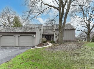 83 Thornhill Ln APT C, Barrington, IL