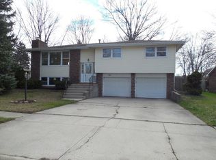 850 Stonewall Dr, Bourbonnais, IL 60914