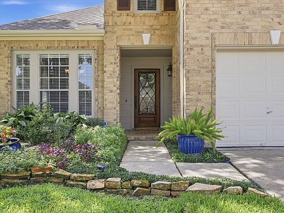2nd image of 1115 Compass Cove Cir