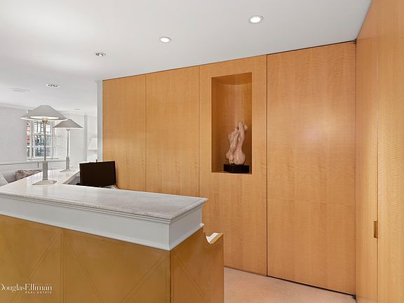 3rd image of 895 Park Ave #1A