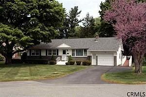 1st image of 15 Lillian Dr