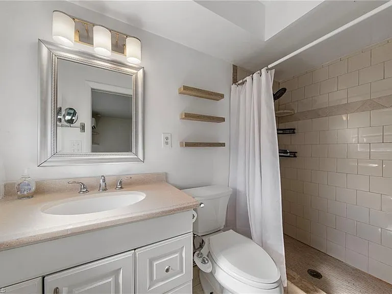 1211 SE 34th St — Photo 24