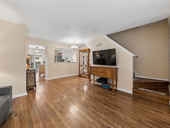 3rd image of 257 W Whispering Oaks Ln #257