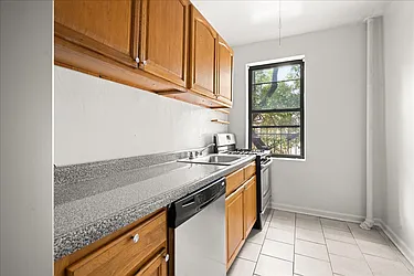 299 Adelphi Street, #211