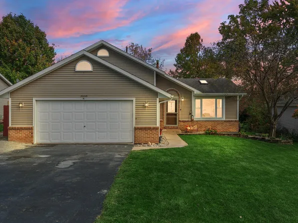 3558 Oakcrest Pl, Crown Point, IN 46307