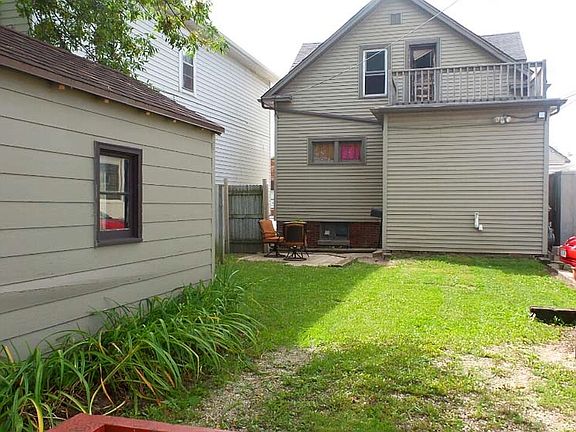 3rd image of 1733 Calumet Dr