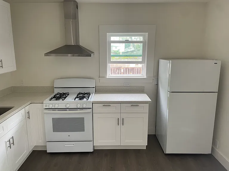 2412 Eagle Ave #C — Photo 4