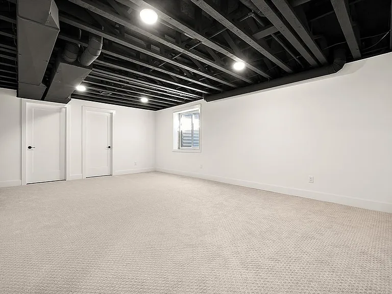 1742 Fischer St — Photo 27