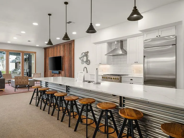 Bluegrass Farms Apartments — Photo 40