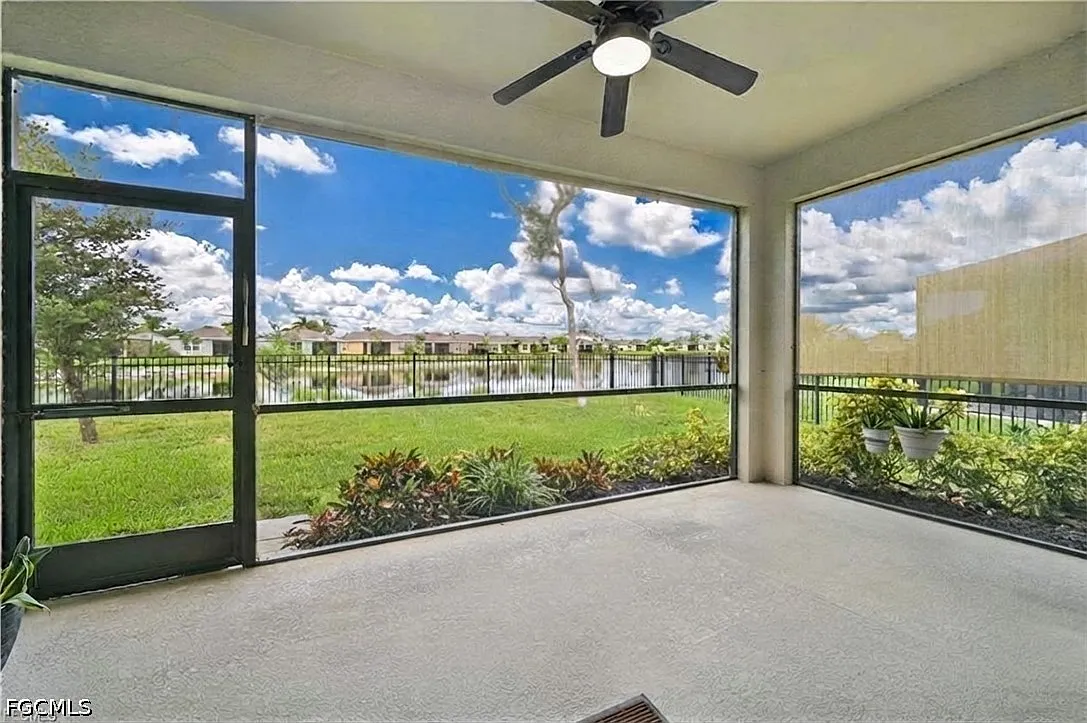 4 bed, 2.0 bath, 2156 sqft, $2,600 — Photo 4