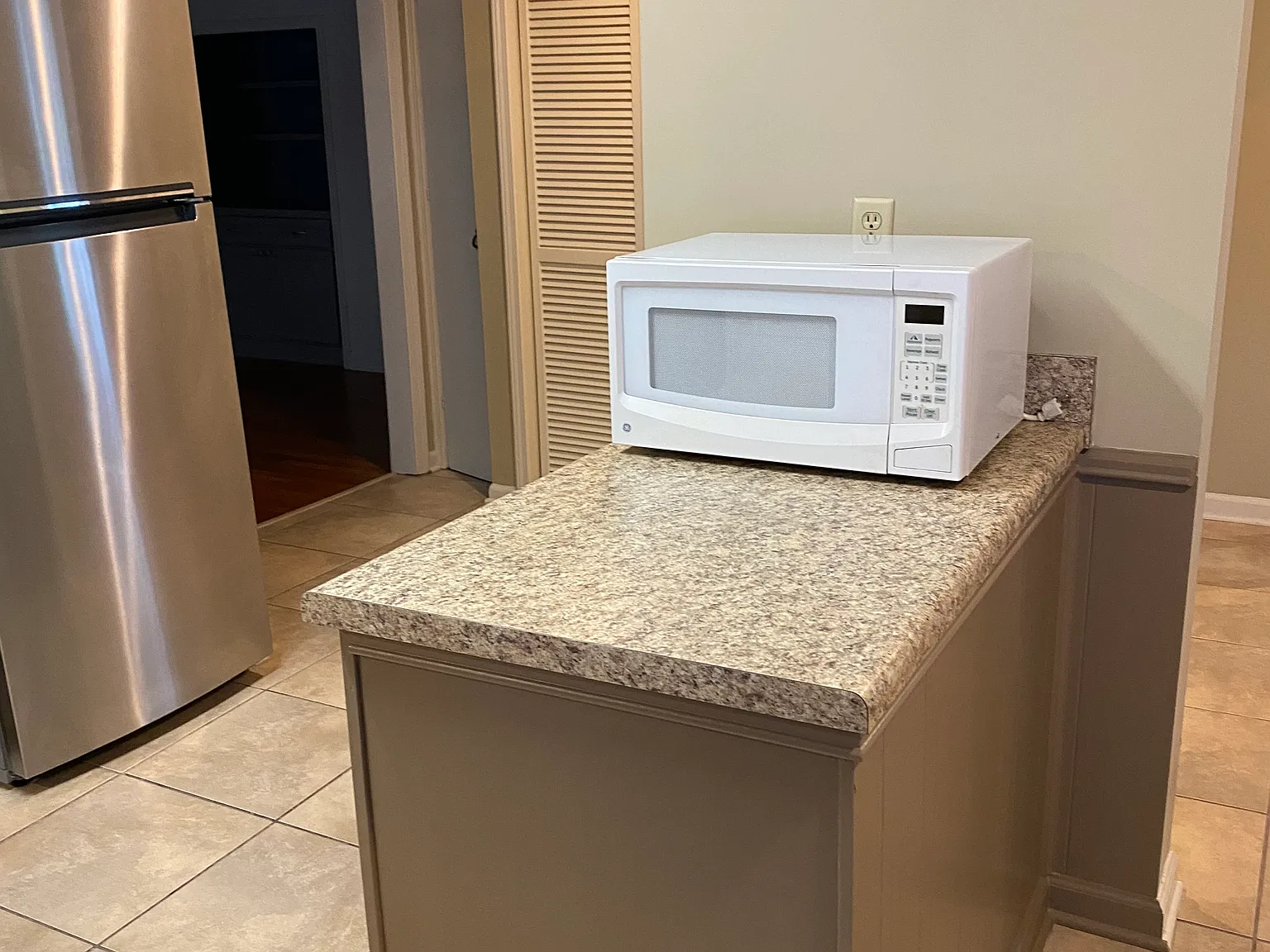 3 bed, 1735 sqft, $1,895 — Photo 3