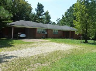 1050 Peace Chapel Rd, Decaturville, TN 38329