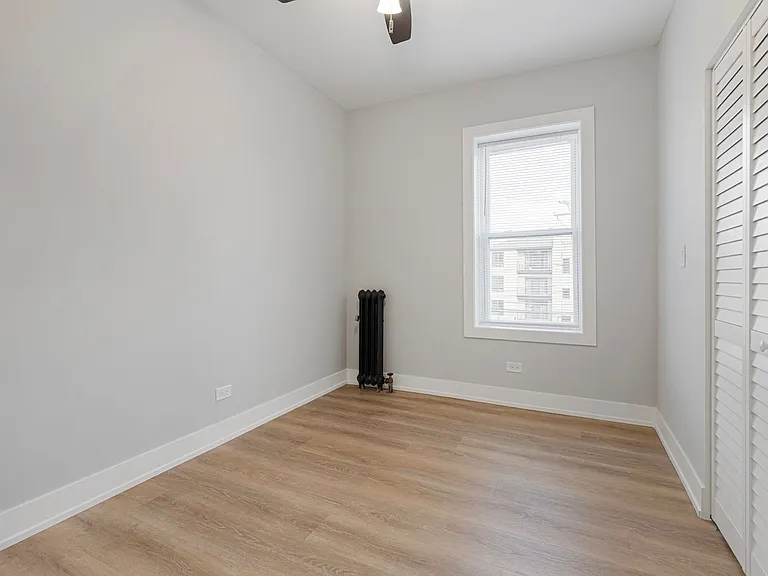 7417 N Clark St — Photo 43
