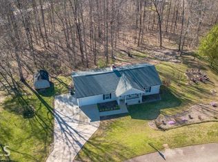 6831 Summit View Dr, Flowery Branch, GA 30542