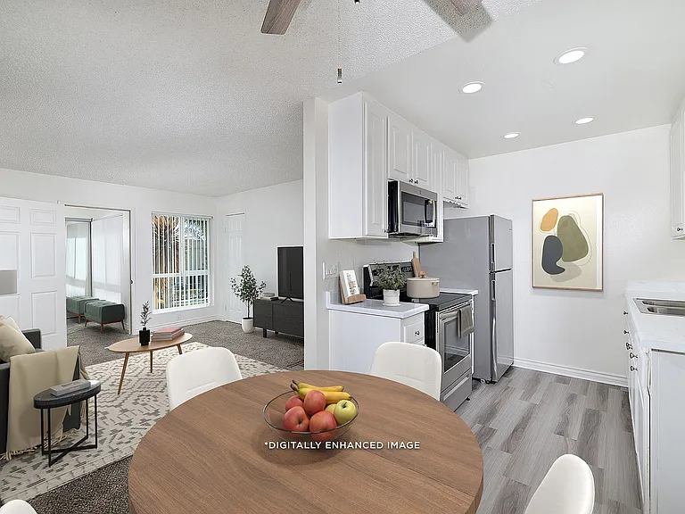 Pine Vista Apartments — Photo 15