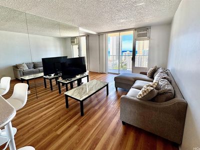 2452 Tusitala St #Penthouse 4, Honolulu, HI, 96815