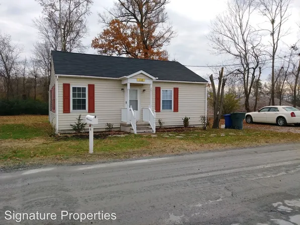 318 O'Hara Ln, Newport News, VA 23603