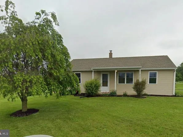 2440 Loop Rd, Chambersburg, PA 17202
