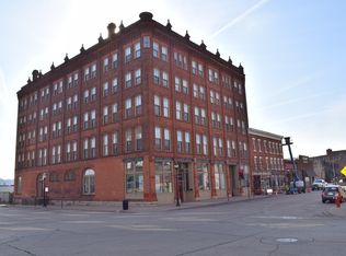 90 Main St APT 403, Dubuque, IA 52001