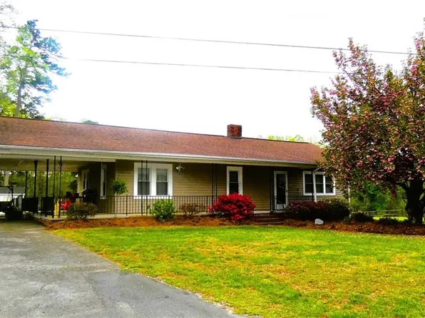 6432 Salem Chapel Ct, Walnut Cove, NC 27052