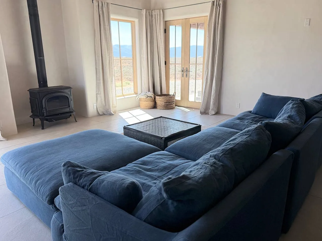 2 bed, 1.5 bath, 1508 sqft, $3,000 — Photo 3